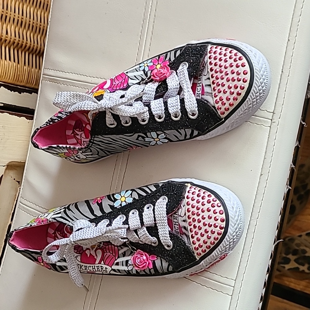 NWOT Skechers Love and Flowers girls sz 2 - Picture 1 of 5